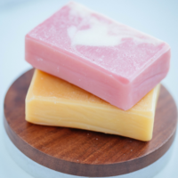 Savon solide bio à l&rsquo;amande 110 g – visage & corps